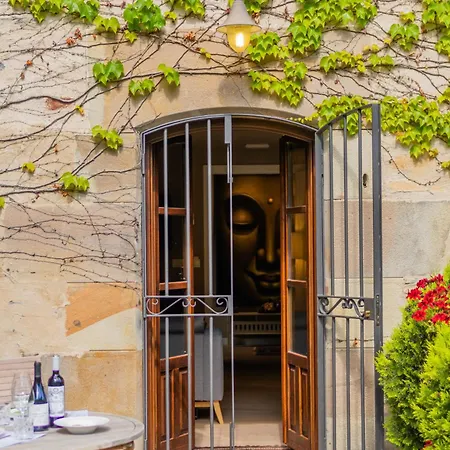 Hotel Palacio De *