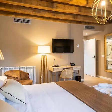 Szálloda Palacio De *